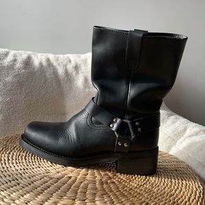 Men’s Leather El Paso Style biker boot in black